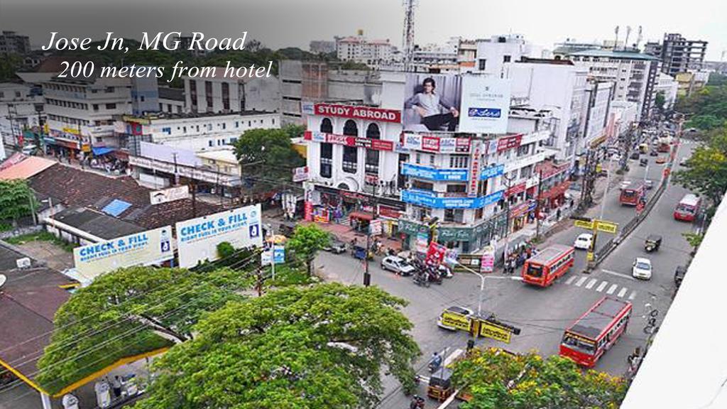 ホテル アーチャナ イン Kochi エクステリア 写真